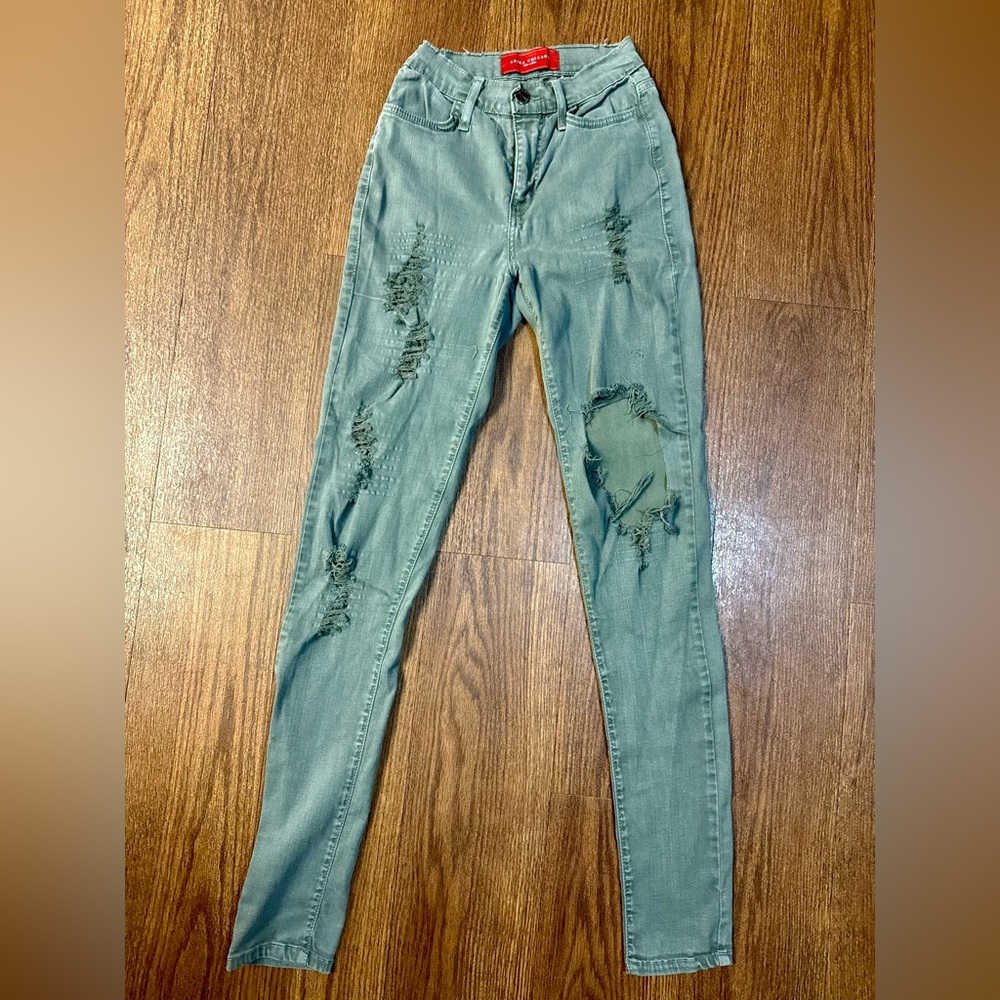 AKIRA Green Skinny Jeans Classic Style Distressed Skater Torn